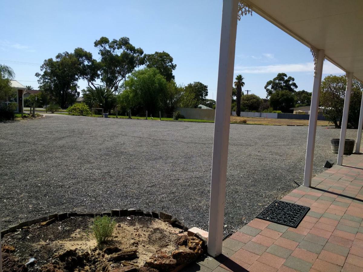 Travellers Inn Kaniva Exterior photo